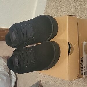 Etnies boys shoes